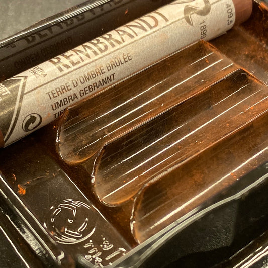 Rembrandt Softpastel 409.5 Omber Gebrand