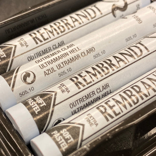 Rembrandt Softpastel 505.10 Ultramarijn lt.10