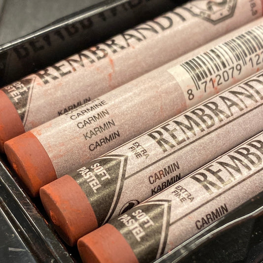 Rembrandt Softpastel 318.3 Karmijn 3